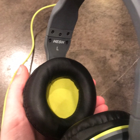 Skullcandy Headphones - Picture 4 of 4